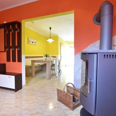 Reihenferienhaus Mit Kamin Und Terrasse Im Ostseeland Ofc 11